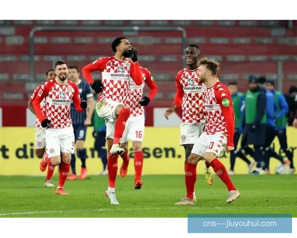 奥格斯堡队连胜势头强劲 历史性攀升至德甲前六 奥格斯堡队连胜势头强劲 历史性攀升至德甲前六