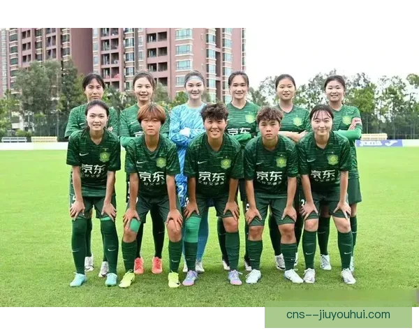 女足足球助力性别平等 打破偏见推动女性体育发展新篇章 女足足球助力性别平等 打破偏见推动女性体育发展新篇章